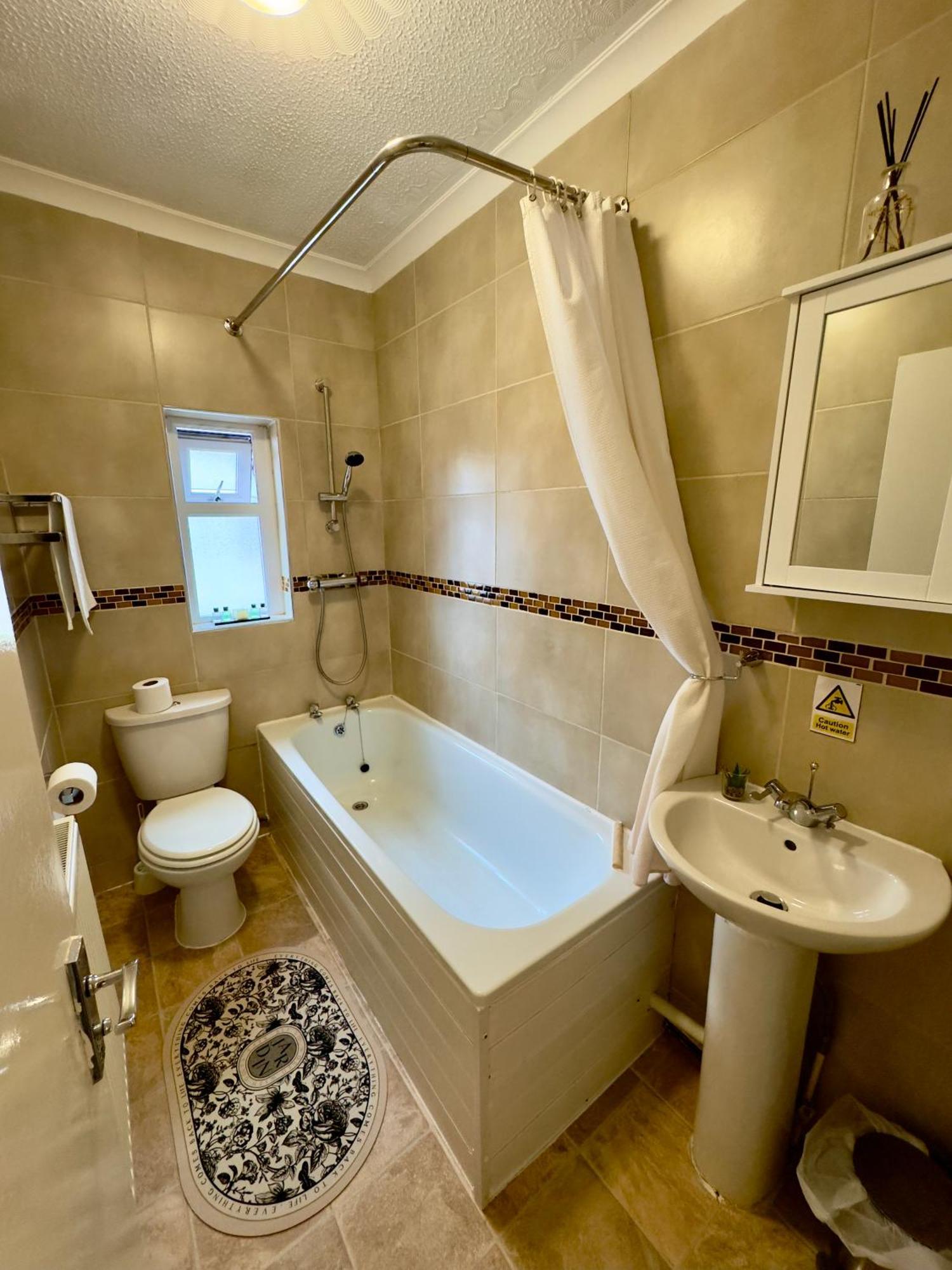 Coastal Park Accommodation Llanelli Dış mekan fotoğraf