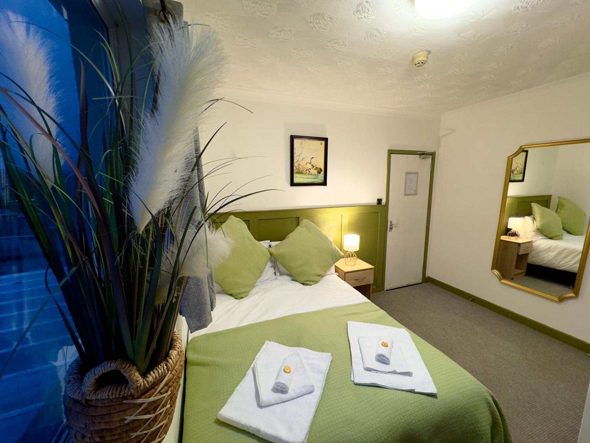 Coastal Park Accommodation Llanelli Dış mekan fotoğraf