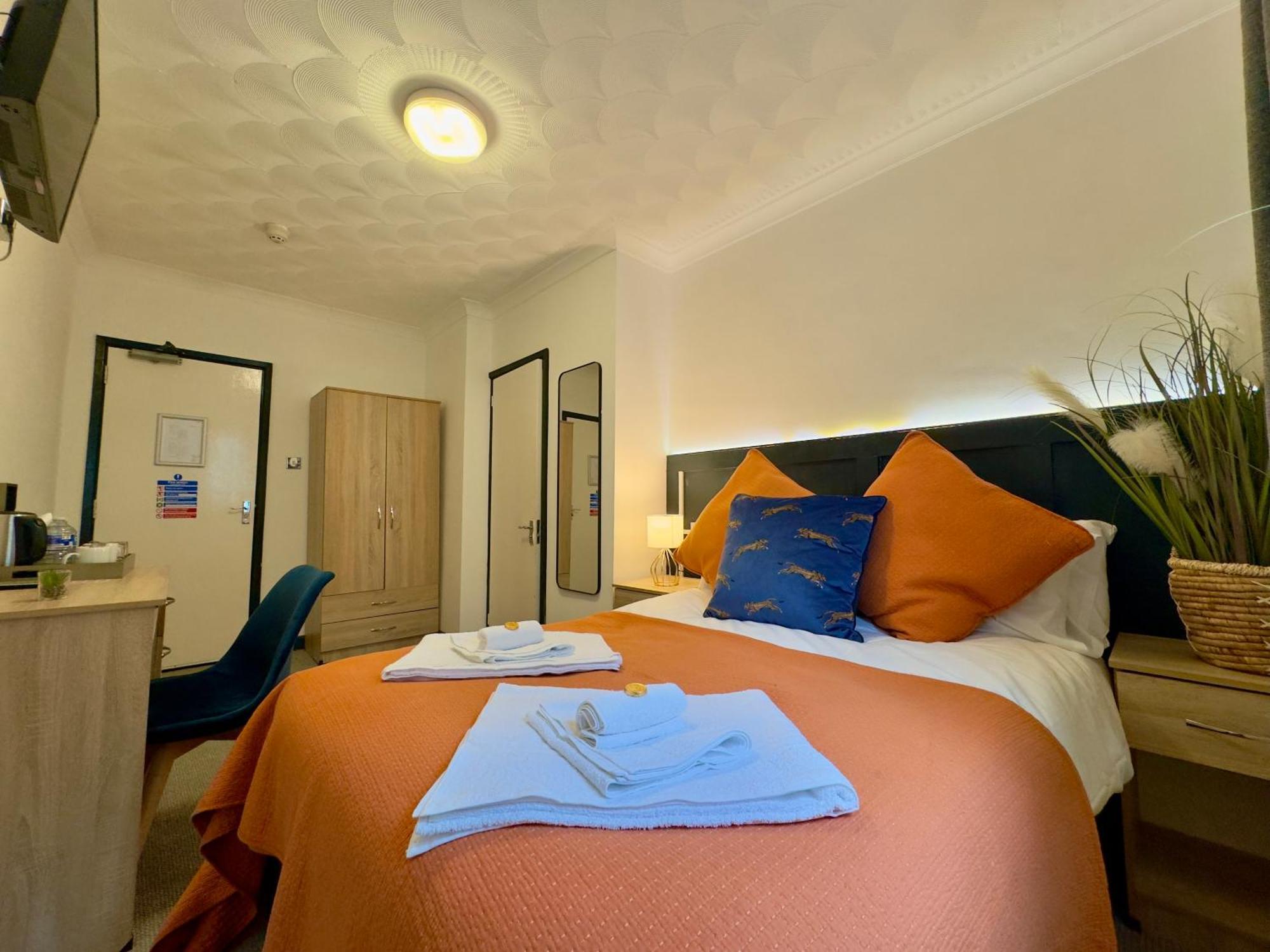 Coastal Park Accommodation Llanelli Dış mekan fotoğraf